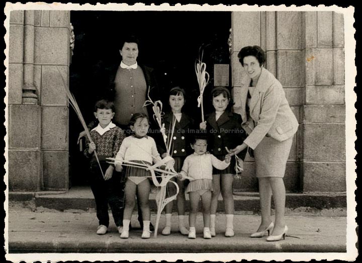 Domingo de Ramos. / Foto Ramiro [1961-1962] / PROCEDENCIA: Recollida O Porriño. Album familiar de Josefa Leirós Rodríguez